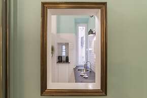 Romantic Vintage Colosseum Apartment