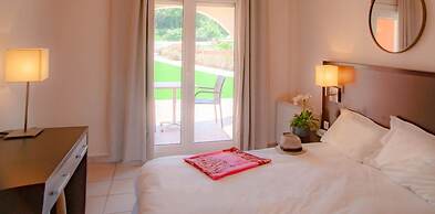 Les Pins Blancs de Provence