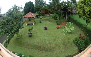Villa ChavaMinerva Istana Bunga-Lembang