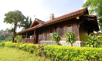 Villa ChavaMinerva Kayu - Ciater