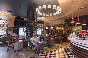 Hotel Grand Hedonist