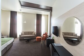 Hotel Grand Hedonist