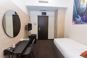 Hotel Grand Hedonist