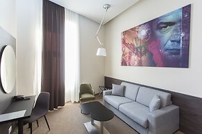 Hotel Grand Hedonist