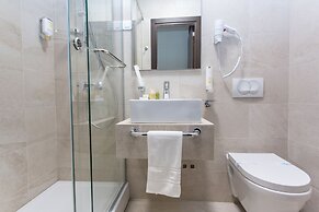 Hotel Grand Hedonist