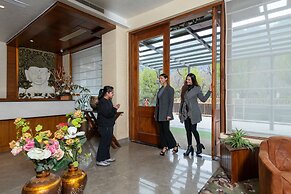 Coral Resort and Spa Centrally Heated Mountain Side Resort Manali