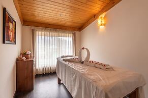 Coral Resort and Spa Centrally Heated Mountain Side Resort Manali