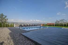 Holiday House Luxury