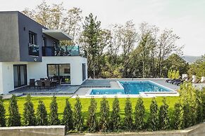 Holiday House Luxury