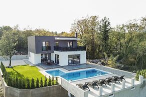 Holiday House Luxury