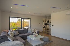 Holiday House Luxury