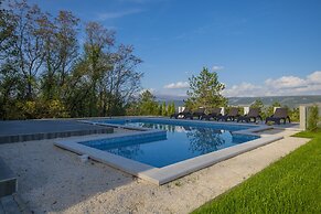 Holiday House Luxury