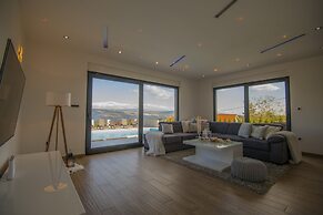 Holiday House Luxury