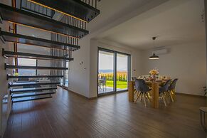 Holiday House Luxury