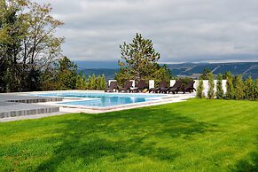 Holiday House Luxury