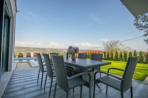 Holiday House Luxury