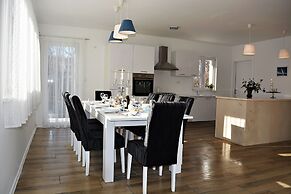 Holiday House Jelena