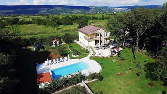 Holiday House Estera