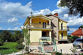 Holiday House Estera