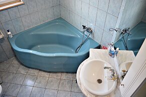 Holiday House Estera