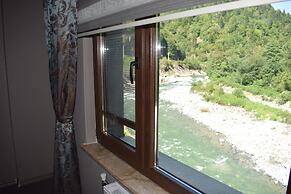 Yamanturk Ogretmenevi