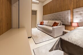 Dezman Luxury Center