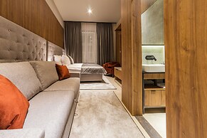 Dezman Luxury Center