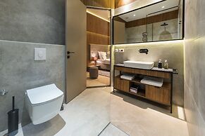 Dezman Luxury Center