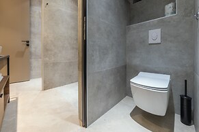 Dezman Luxury Center