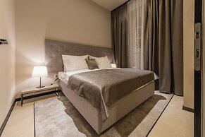 Dezman Luxury Center