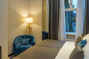 Dezman Luxury Center