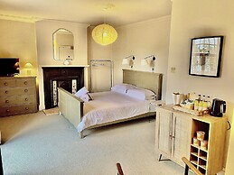 Morleys Bistro | By Huluki Sussex Stays