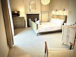 Morleys Bistro | By Huluki Sussex Stays