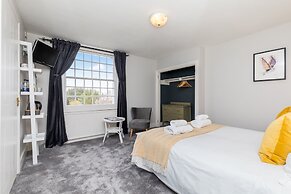 Morleys Bistro | By Huluki Sussex Stays