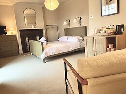 Morleys Bistro | By Huluki Sussex Stays