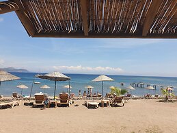Assos Batik Iskele Beach Hotel