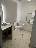 Holiday Inn Express And Suites Mobile - University Area by IHG