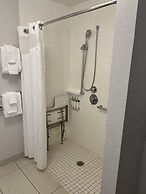 Holiday Inn Express And Suites Mobile - University Area by IHG