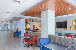 Holiday Inn Express And Suites Mobile - University Area by IHG