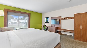 Holiday Inn Express And Suites Mobile - University Area by IHG