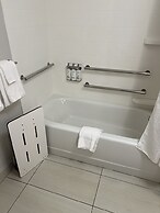 Holiday Inn Express And Suites Mobile - University Area by IHG