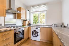 Leigh Apartments
