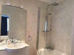 3 Luxury En-suite Bedrooms