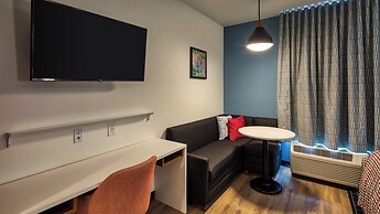 Uptown Suites Extended Stay Denver CO – Centennial