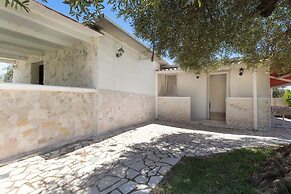 1136 Villetta Paola by Barbarhouse