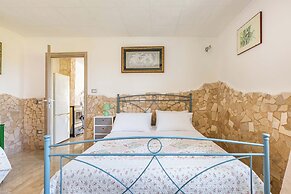 1136 Villetta Paola by Barbarhouse