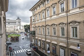 Amazing Piazza Venezia Suites