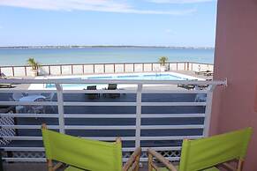 Palm Beach Club by Surfside VR