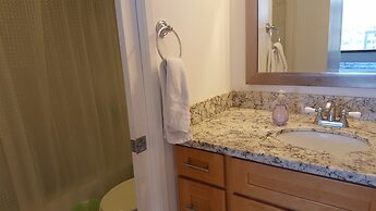 HAWAII  2 MIN FROM THE BEACH