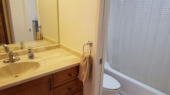 HAWAII  2 MIN FROM THE BEACH